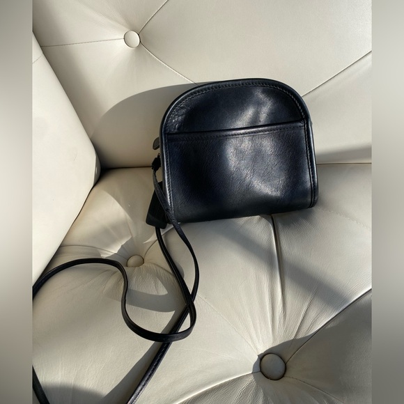 Vintage ‘99 COACH Abbie Black Leather Crossbody Bag Style No L9V-9017 - Picture 3 of 16